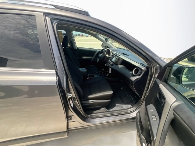 Used 2016 Toyota RAV4 LE FWD image 30