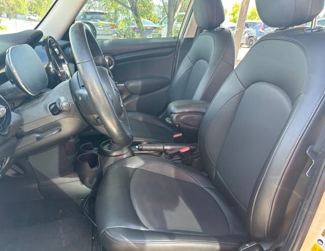 Used 2022 MINI Cooper 4-Door Hardtop image 6