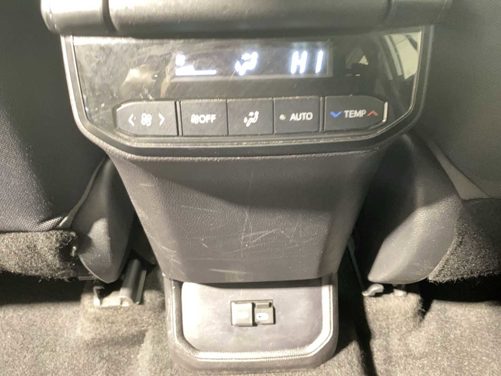 Used 2023 Toyota Highlander LE FWD image 25