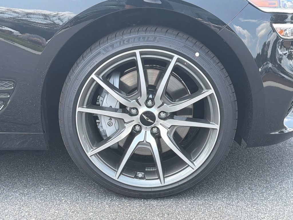 New 2026 Genesis G70 2.5T RWD image 14