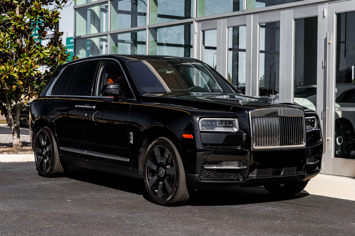 Used 2024 Rolls-Royce Cullinan Base w/ Cullinan Package image 54