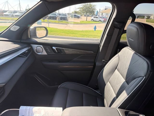 Used 2025 Buick Enclave Avenir w/ Super Cruise Package AWD/4WD image 16