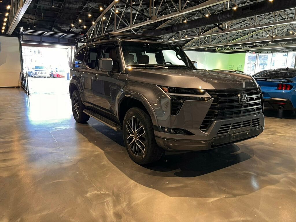 Used 2025 Lexus GX 550 w/ Accessory Package (31) image 7