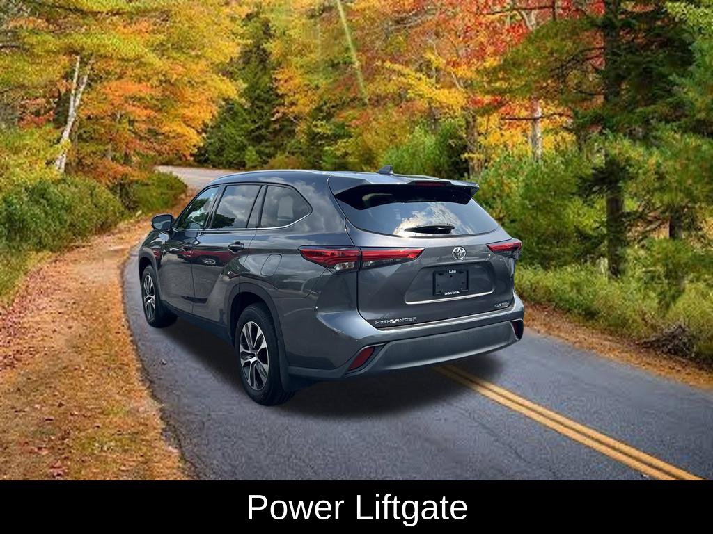 Used 2020 Toyota Highlander XLE AWD/4WD image 10