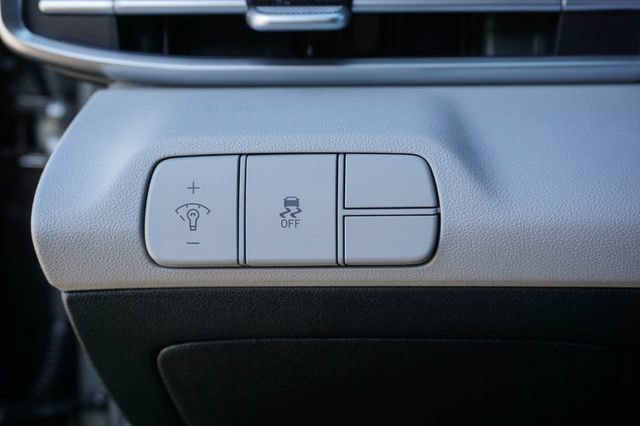 New 2026 Hyundai Elantra Limited FWD image 23