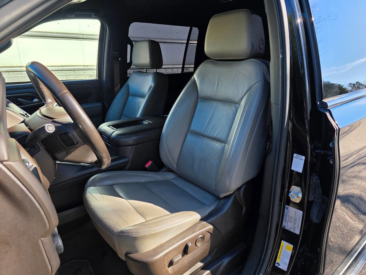 Used 2021 Chevrolet Suburban LT RWD image 13