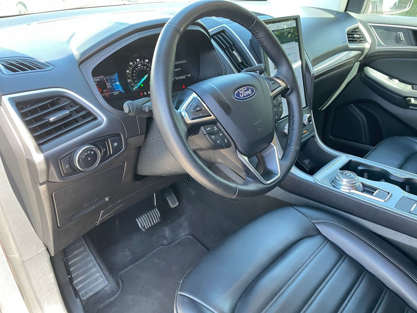 Used 2024 Ford Edge SEL image 34