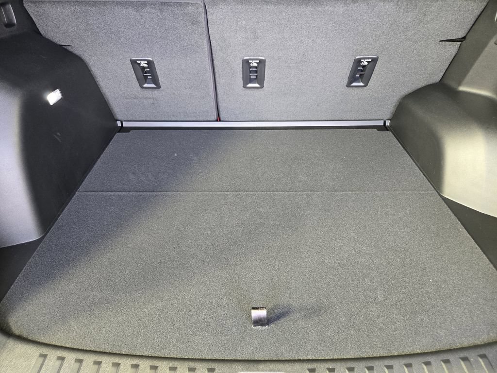 New 2026 Chevrolet Equinox LT w/ LPO, Floor Liner Package FWD image 24