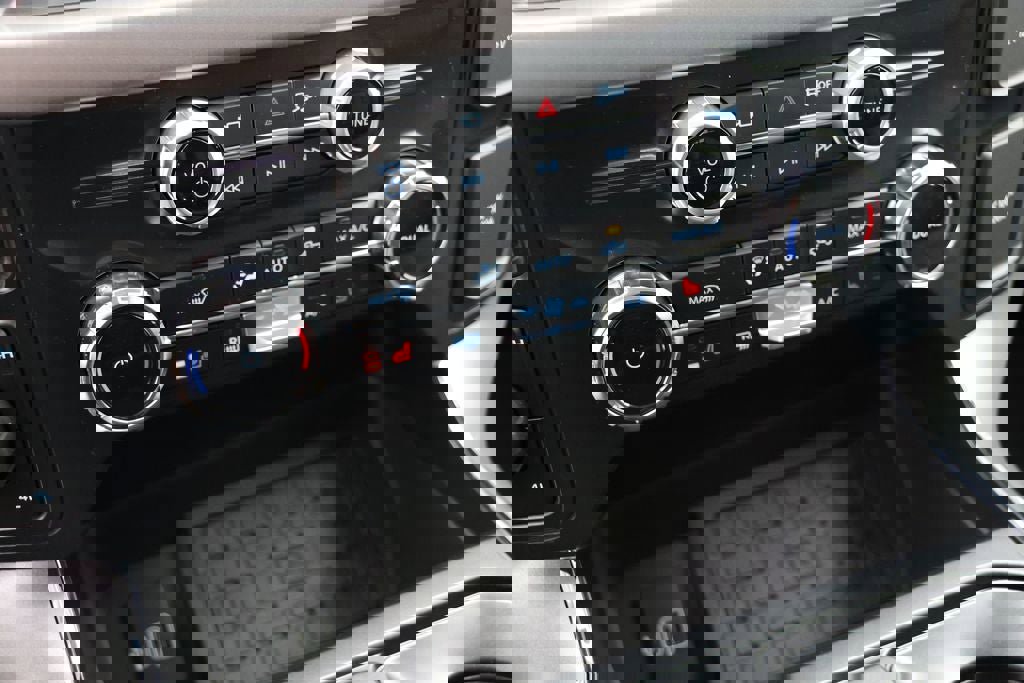 New 2025 Ford F150 XLT w/ Equipment Group 302A MID image 14