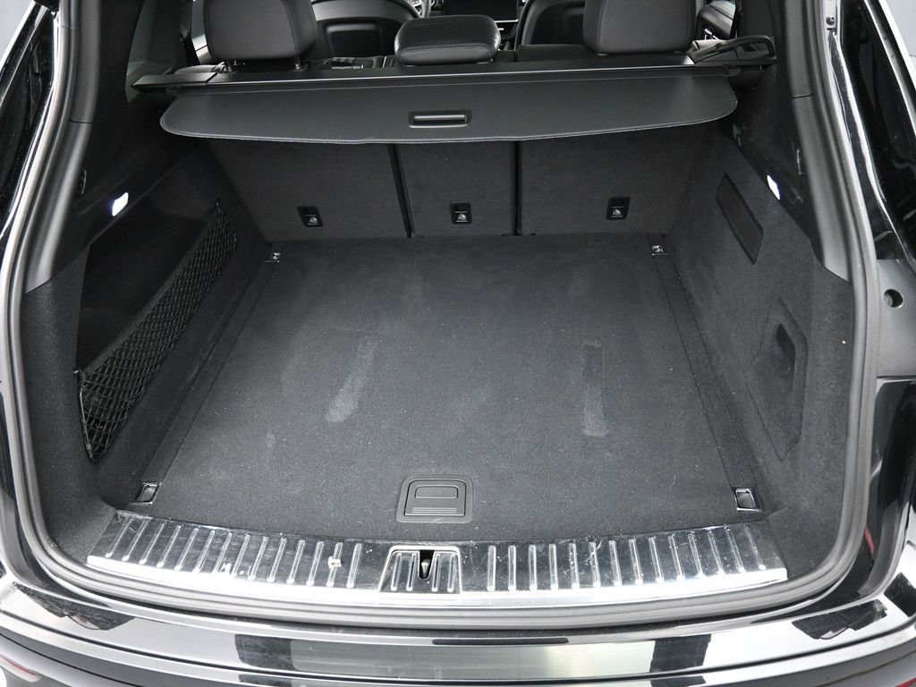 Certified 2023 Porsche Cayenne AWD/4WD image 33