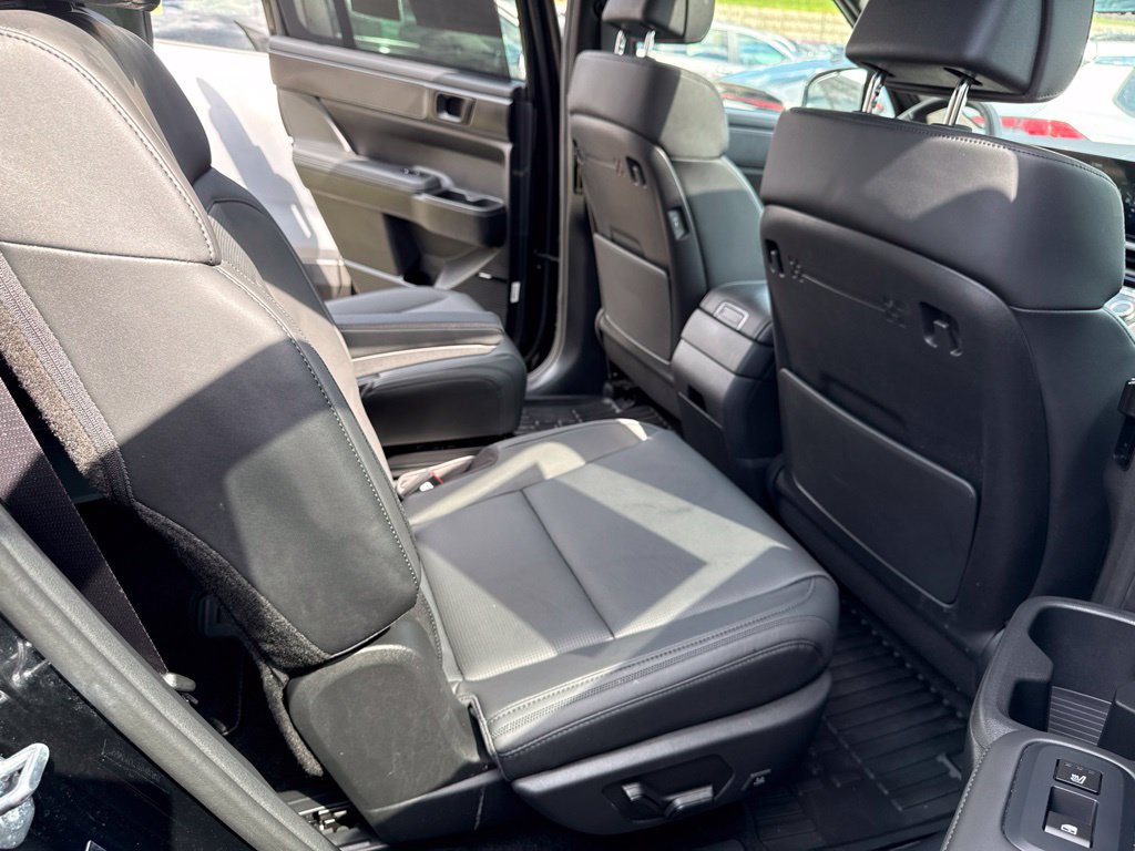 Used 2025 Hyundai Santa Fe Calligraphy AWD/4WD image 24
