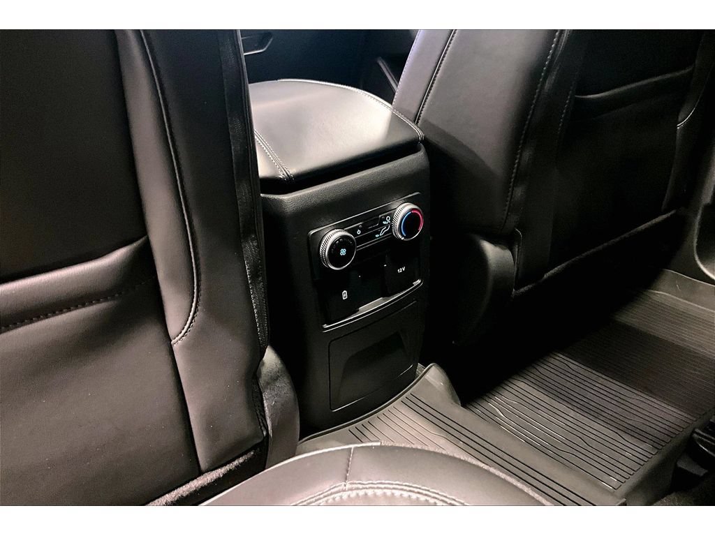 Used 2024 Ford Explorer XLT w/ Equipment Group 202A AWD/4WD image 12
