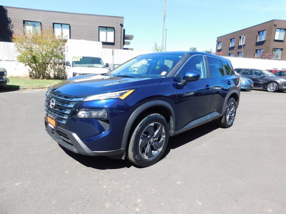 Used 2025 Nissan Rogue SV FWD image 4