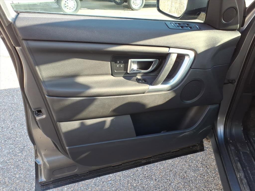 Used 2017 Land Rover Discovery Sport HSE image 15