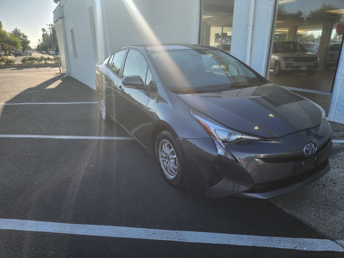 Used 2018 Toyota Prius One FWD image 5