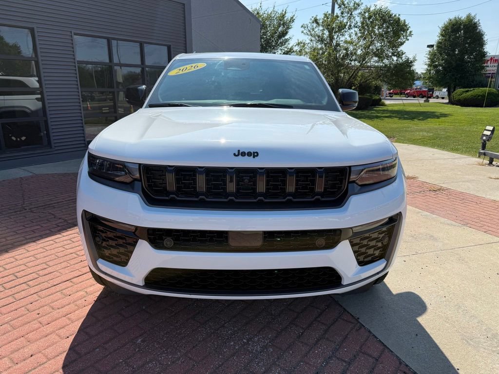 Used 2026 Jeep Grand Cherokee Limited AWD/4WD image 3