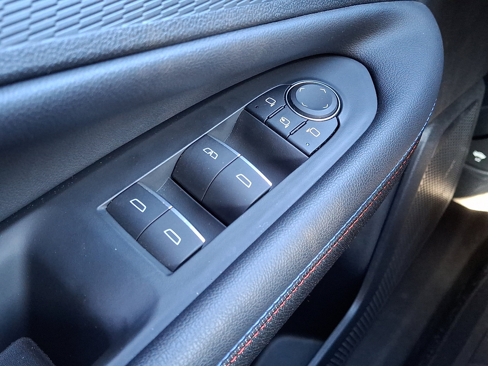 Certified 2025 Chevrolet Blazer EV RS AWD/4WD image 14