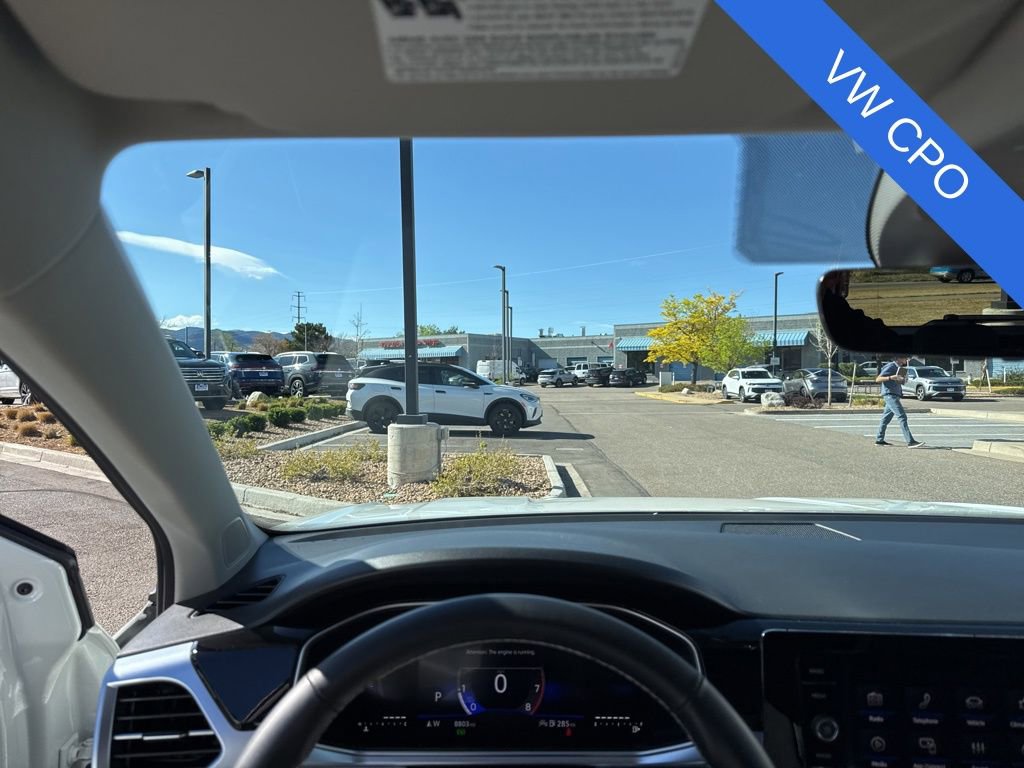 Used 2025 Volkswagen Taos SE AWD/4WD image 14