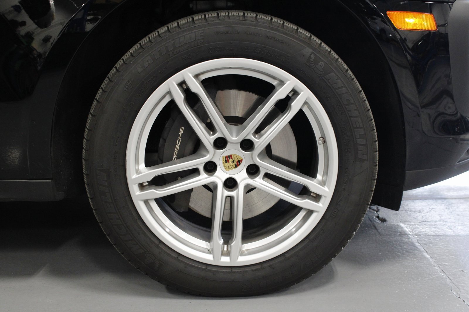 Used 2025 Porsche Macan image 14