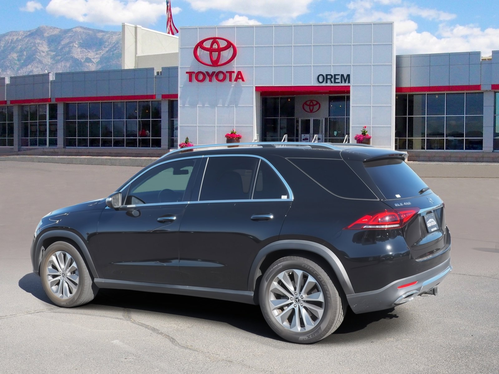 Used 2020 Mercedes-Benz GLE 450 4MATIC w/ Premium Package image 4