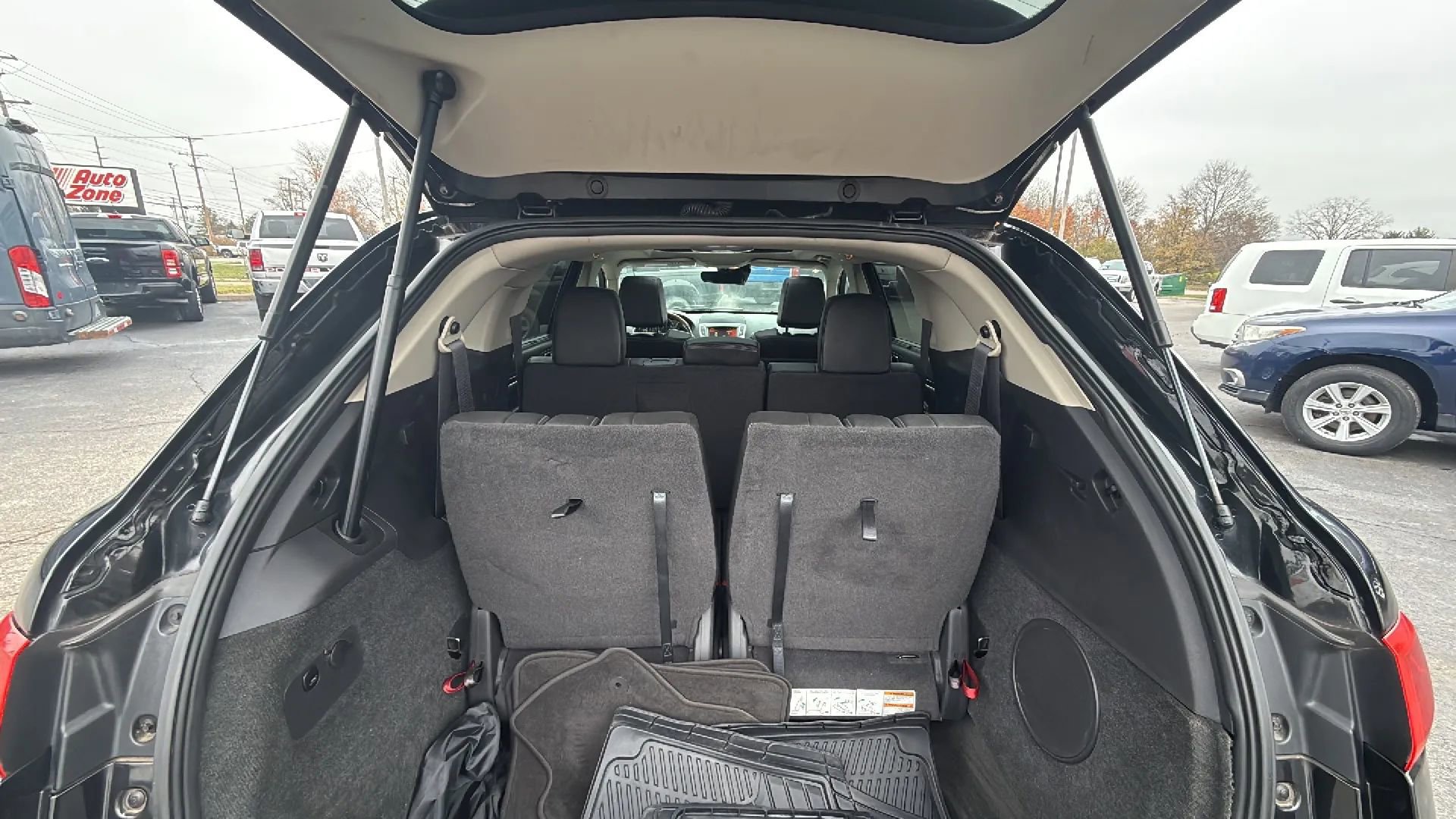 Used 2010 Lincoln MKT AWD image 14