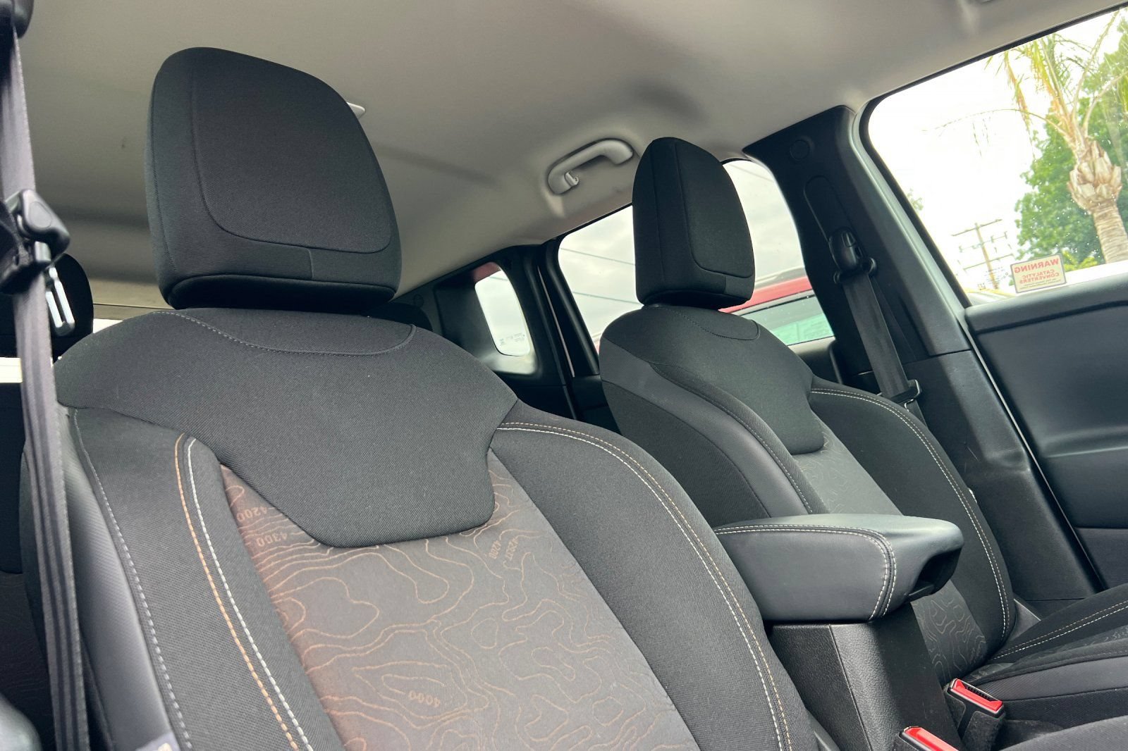 Used 2023 Jeep Renegade Latitude AWD/4WD image 21