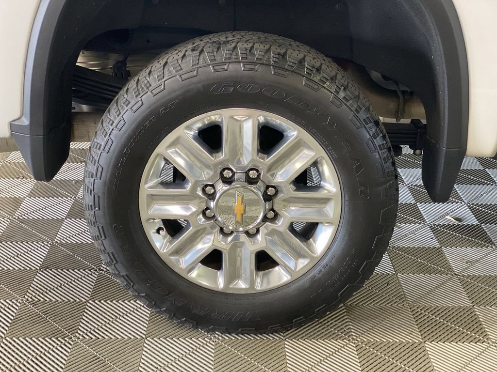 Used 2024 Chevrolet Silverado 2500 High Country w/ High Country Premium Package AWD/4WD image 40