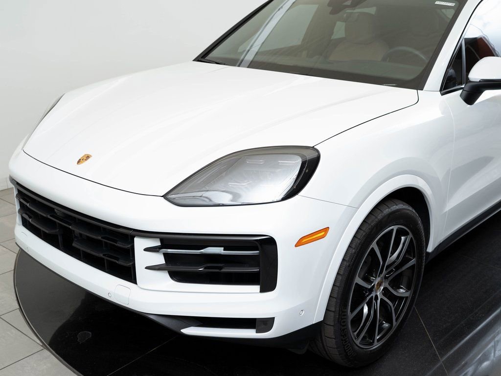 Certified 2024 Porsche Cayenne Coupe AWD/4WD image 13