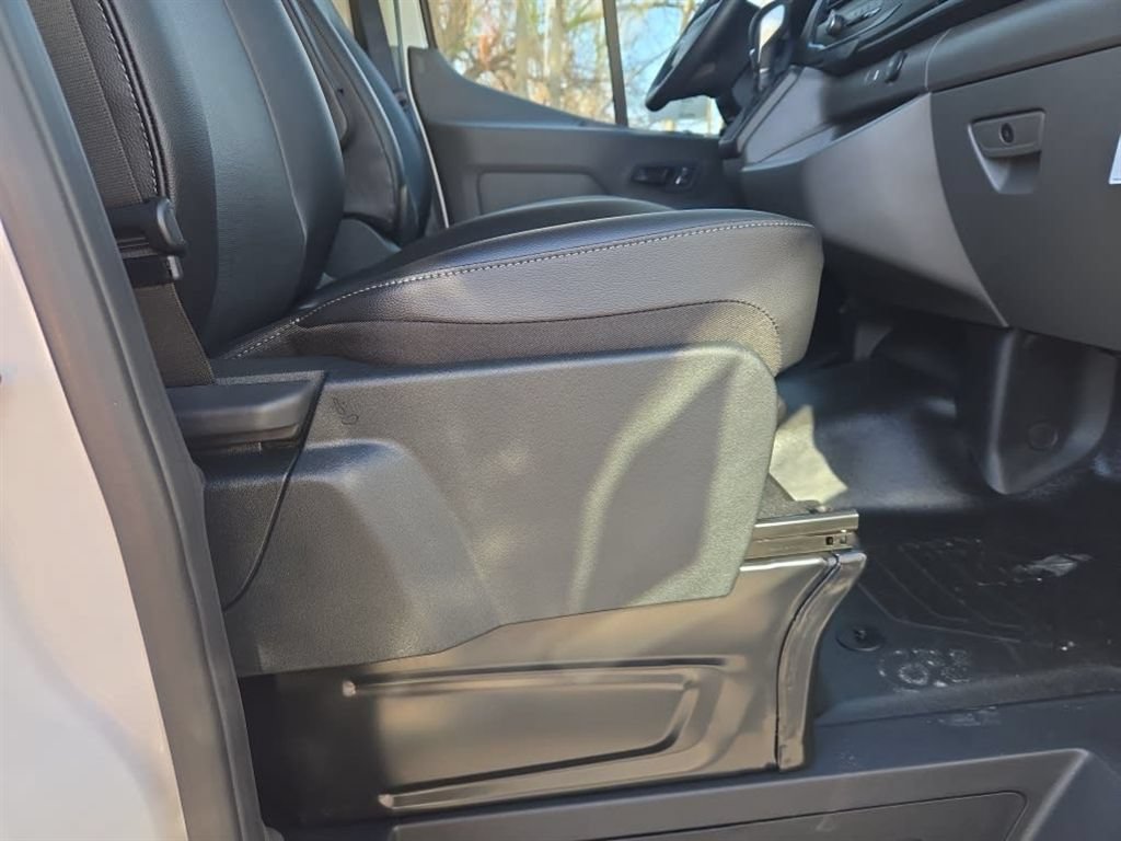 New 2026 Ford Transit 150 Low Roof RWD image 43