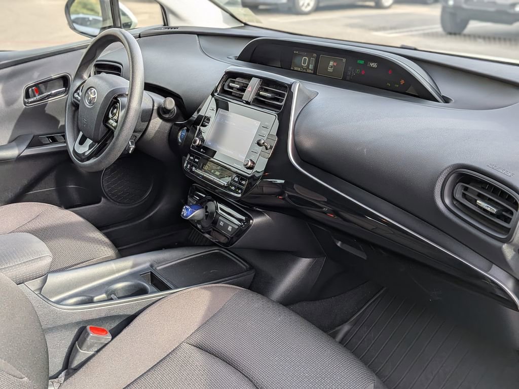 Used 2022 Toyota Prius LE image 23