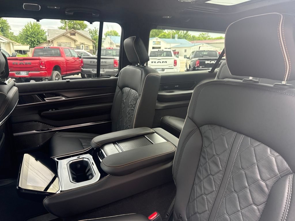 New 2026 Jeep Grand Wagoneer L Summit AWD/4WD image 16
