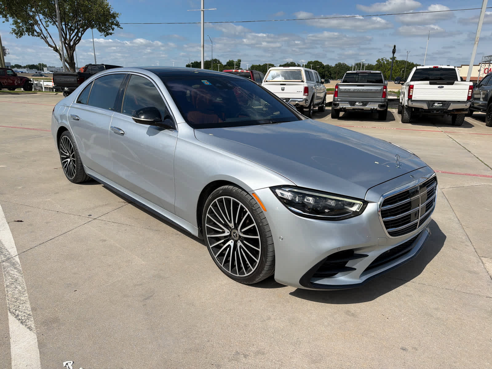 Used 2022 Mercedes-Benz S 580 4MATIC Sedan image 2