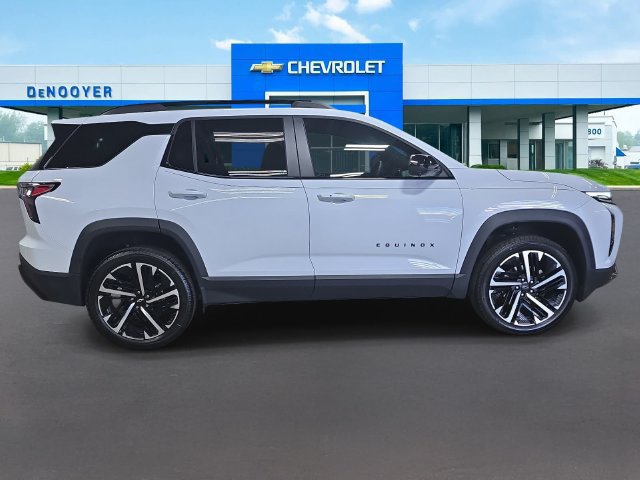 New 2026 Chevrolet Equinox RS w/ Convenience Package III FWD image 7