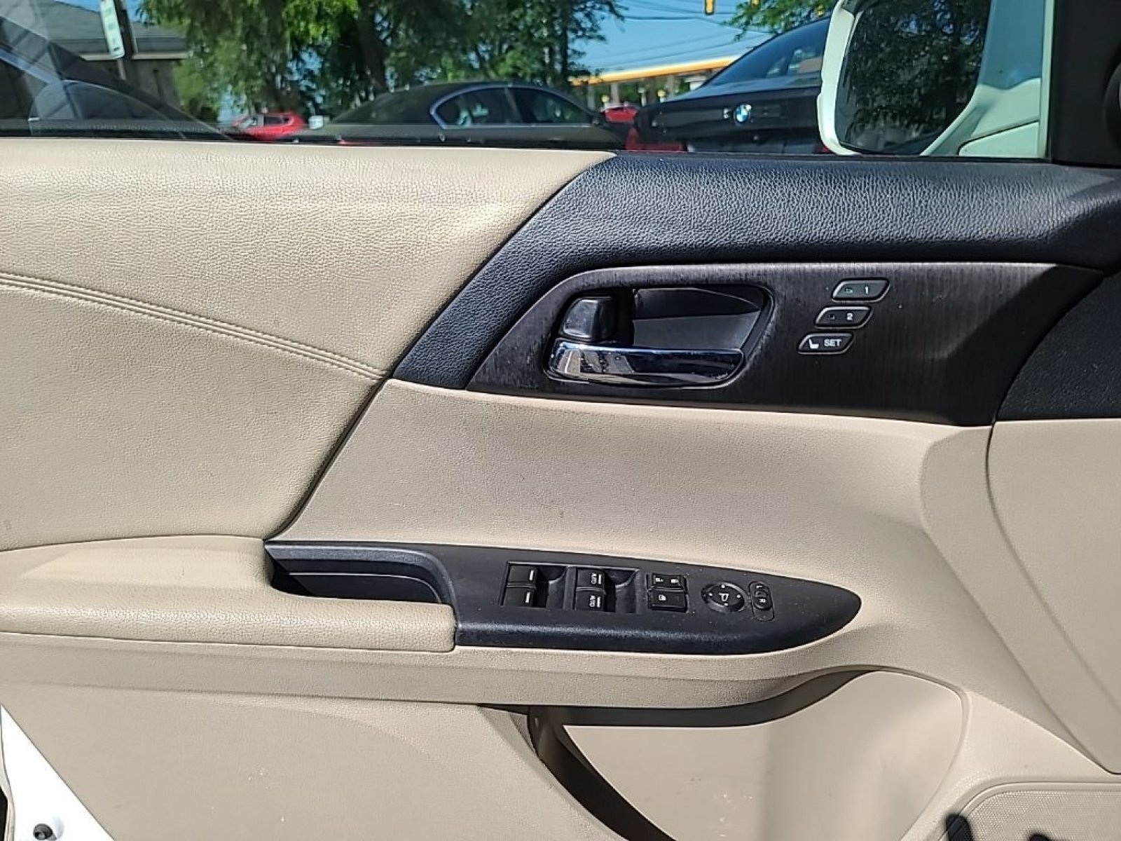 Used 2013 Honda Accord EX-L image 9