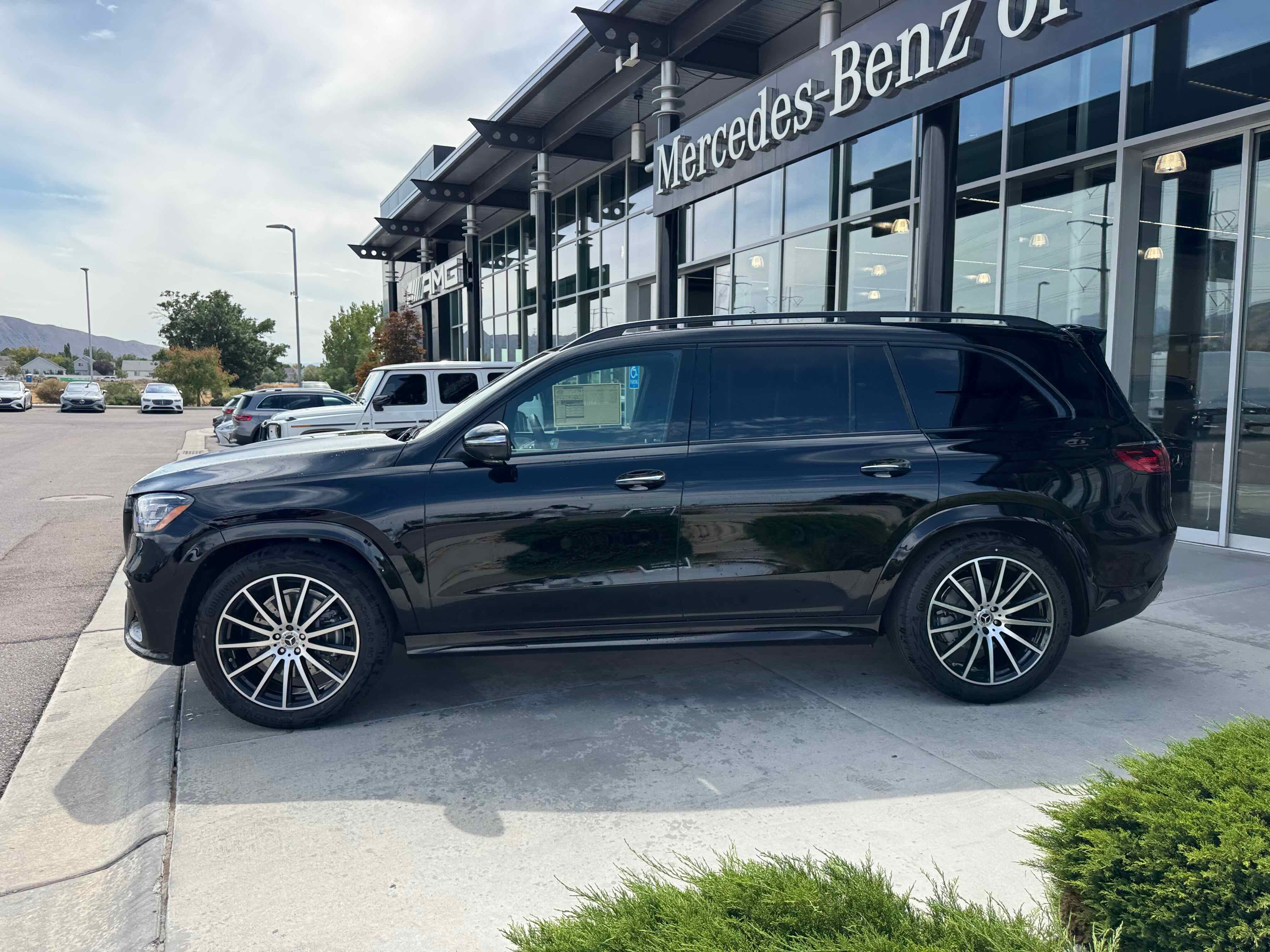 New 2025 Mercedes-Benz GLS 450 4MATIC image 3