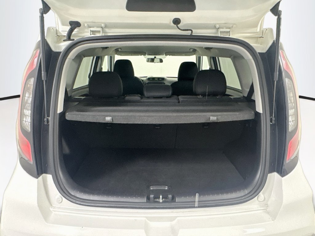 Used 2017 Kia Soul + FWD image 21