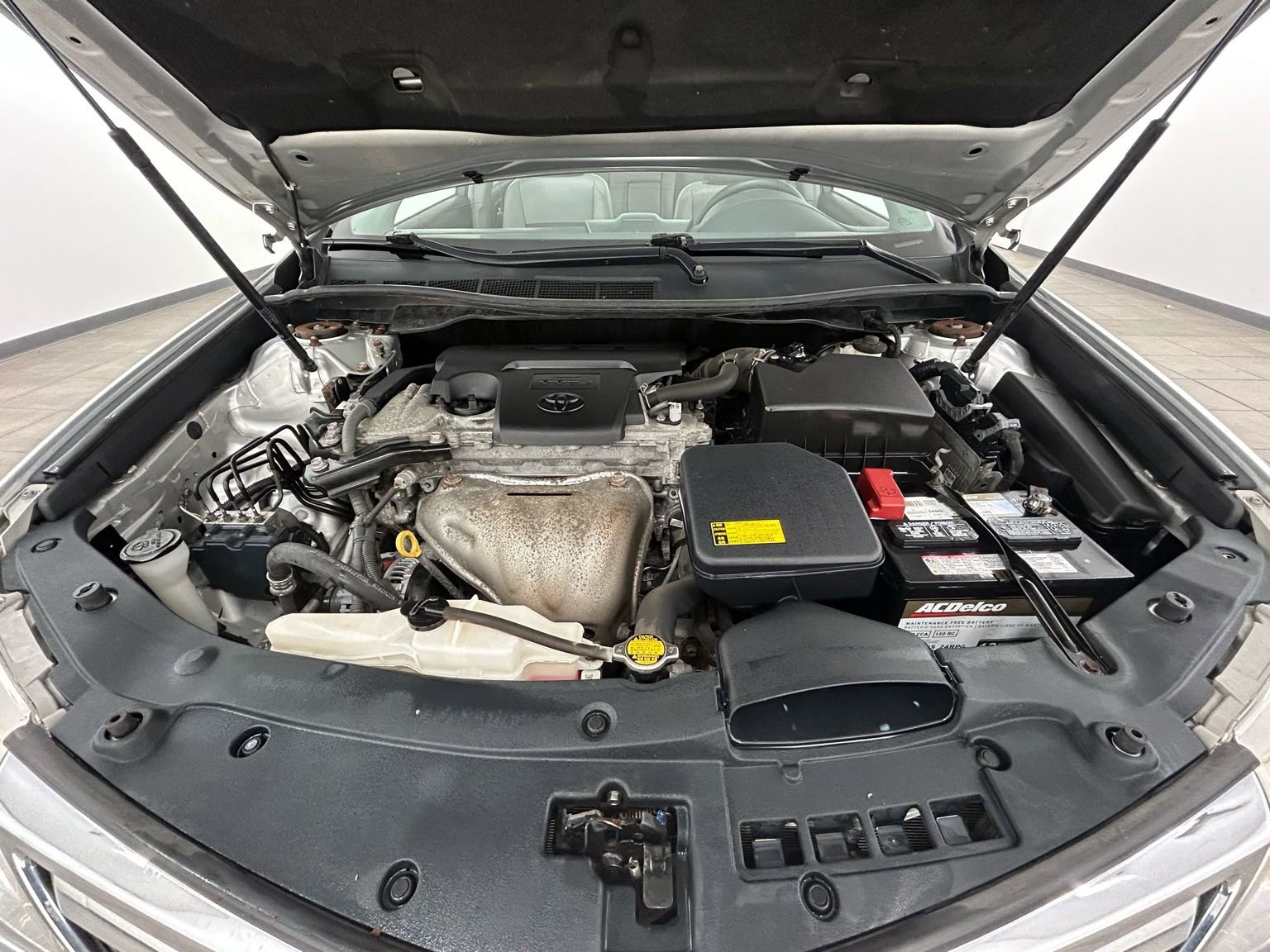 Used 2013 Toyota Camry XLE w/ Leather Pkg image 41