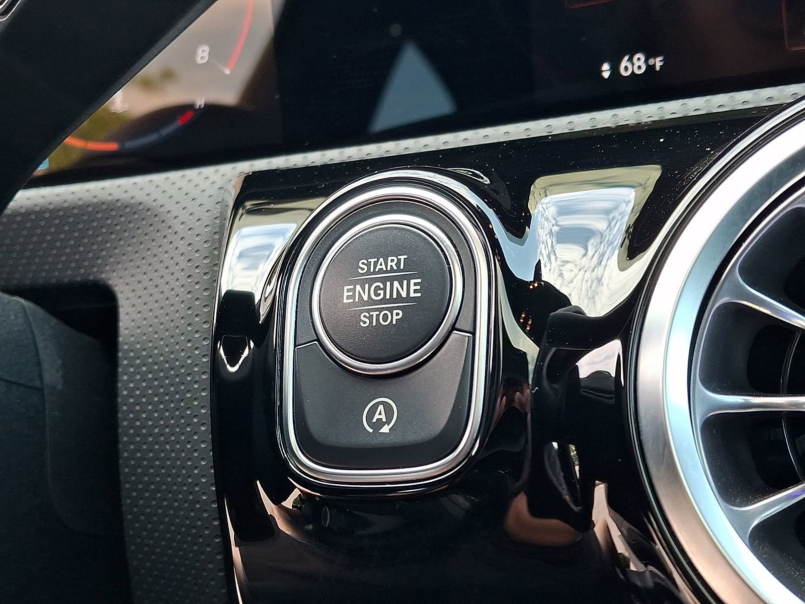 Used 2022 Mercedes-Benz CLA 250 image 23