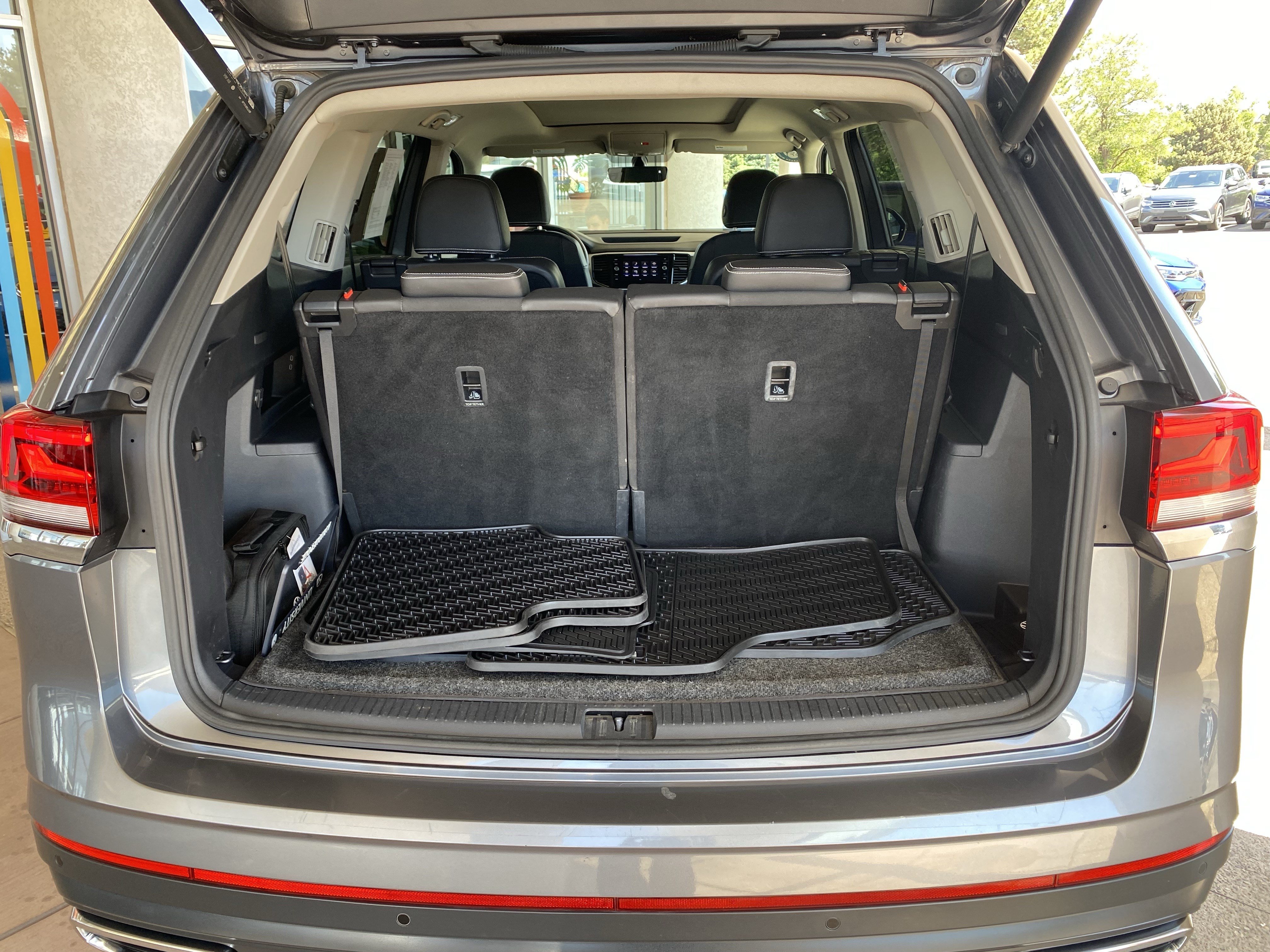 Certified 2023 Volkswagen Atlas SE w/ Panoramic Sunroof Package FWD image 17