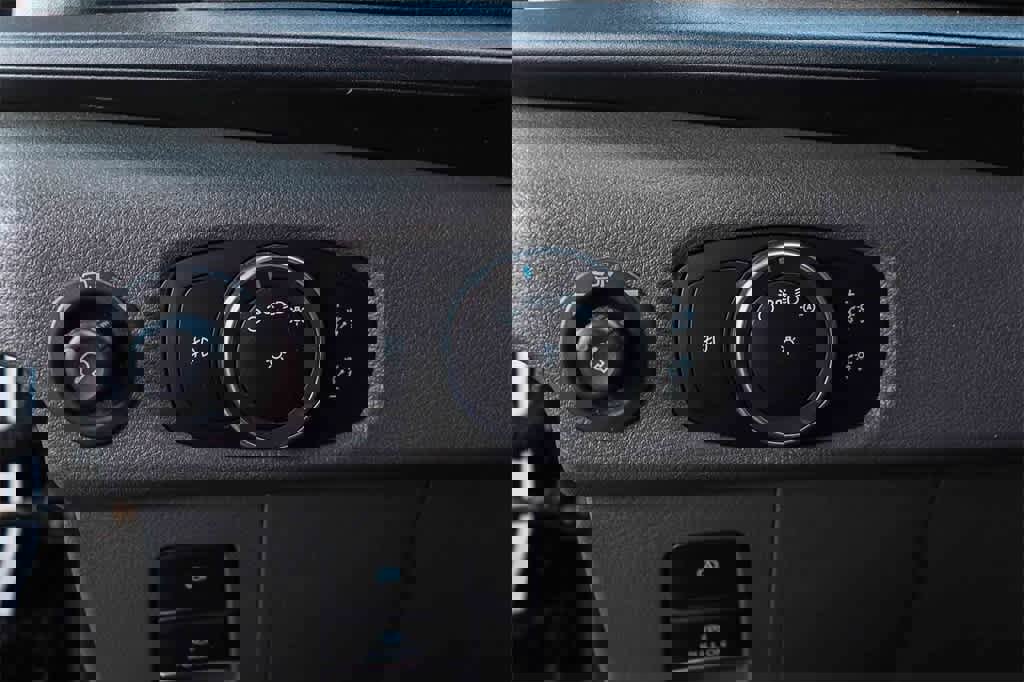 Used 2024 Ford Transit 350 XLT image 23