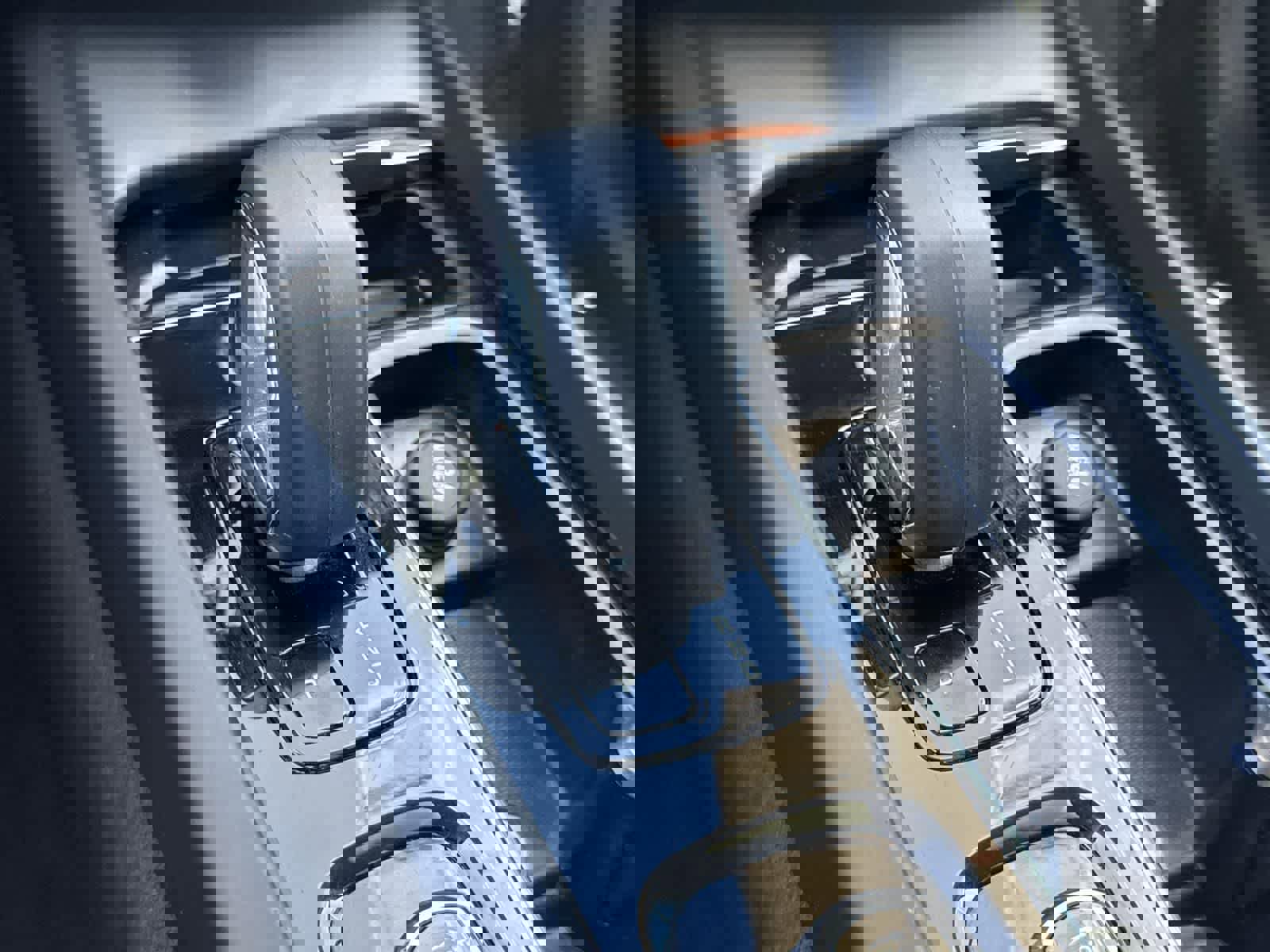 Used 2023 Volvo XC60 B5 Plus image 15