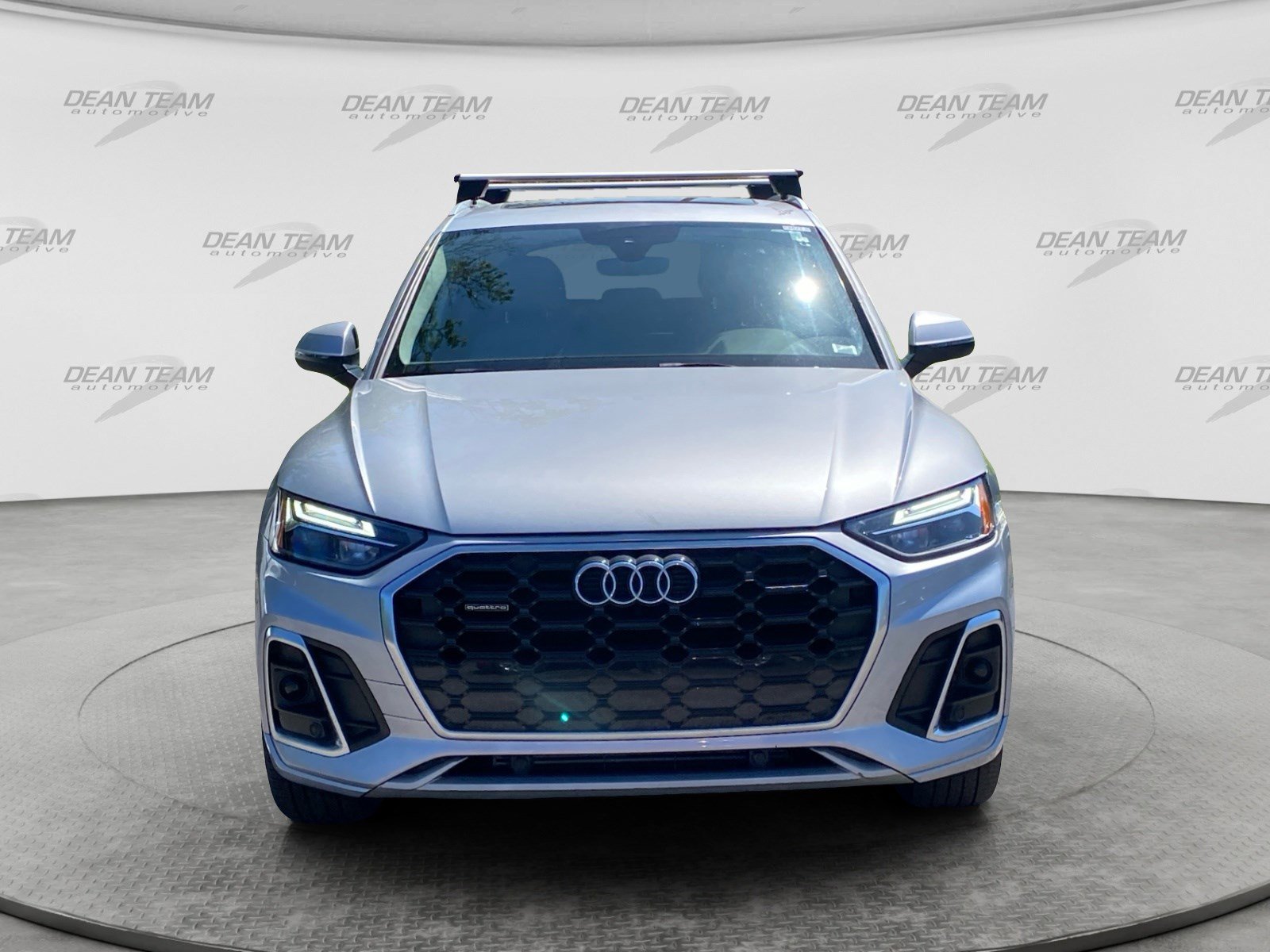 Used 2022 Audi Q5 2.0T Premium w/ Convenience Package AWD/4WD image 2