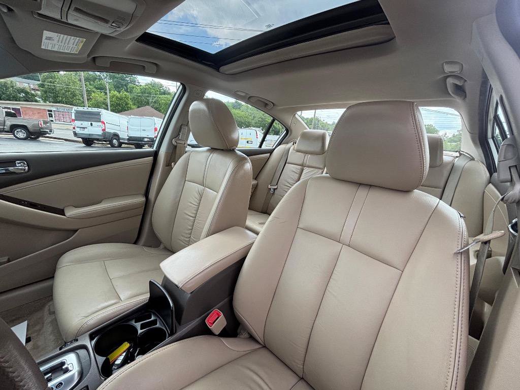 Used 2011 Nissan Altima 2.5 SL w/ 2.5SL Pkg FWD image 25