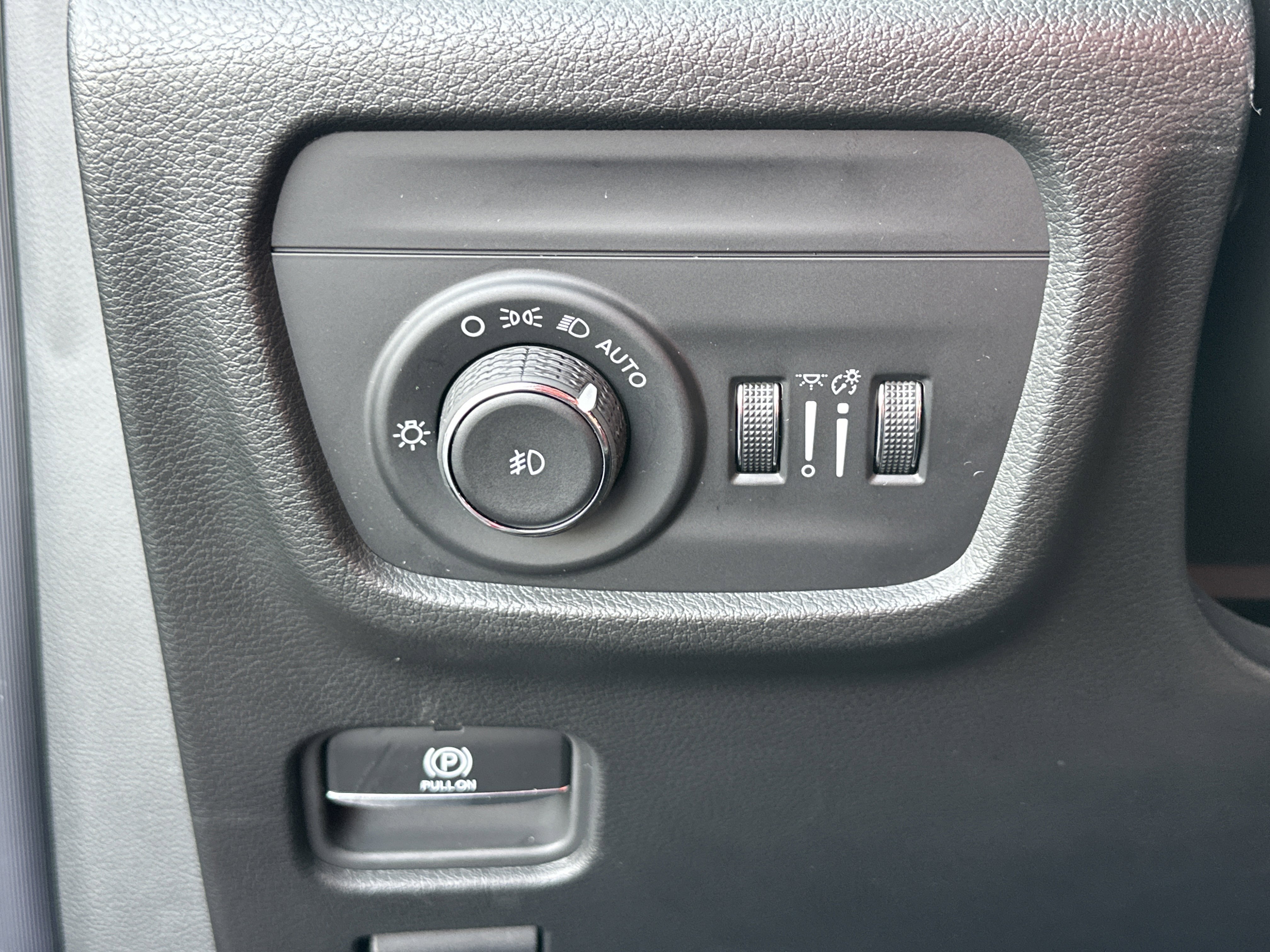 New 2026 Jeep Grand Cherokee Limited Reserve image 10