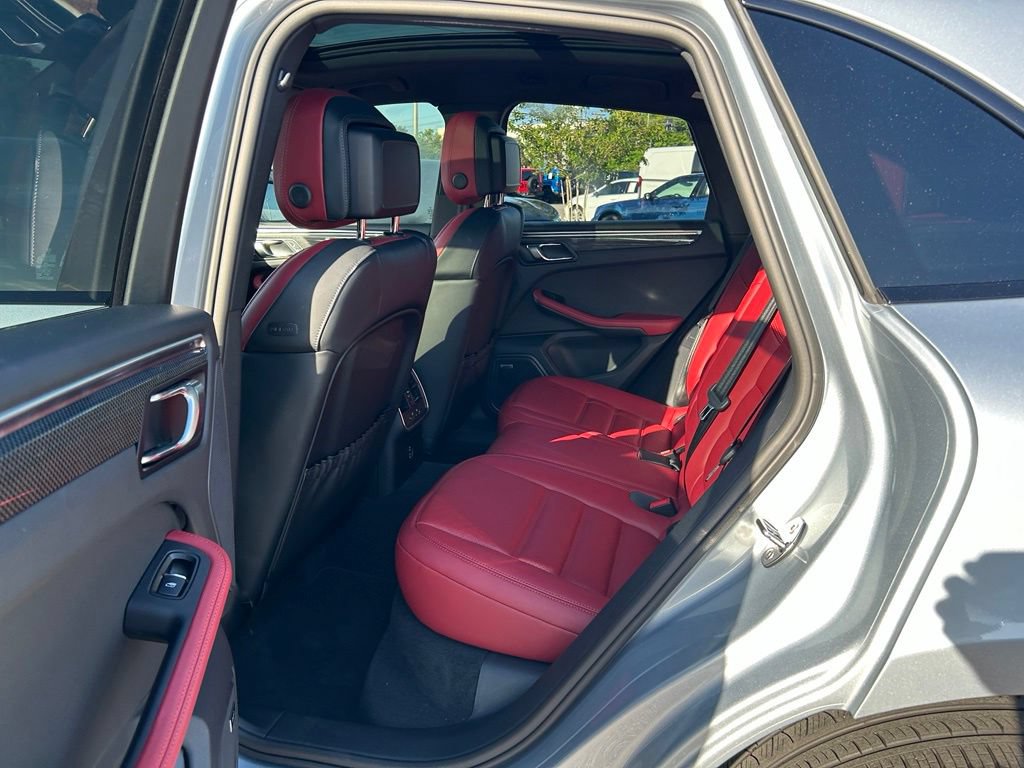 Used 2024 Porsche Macan AWD/4WD image 46