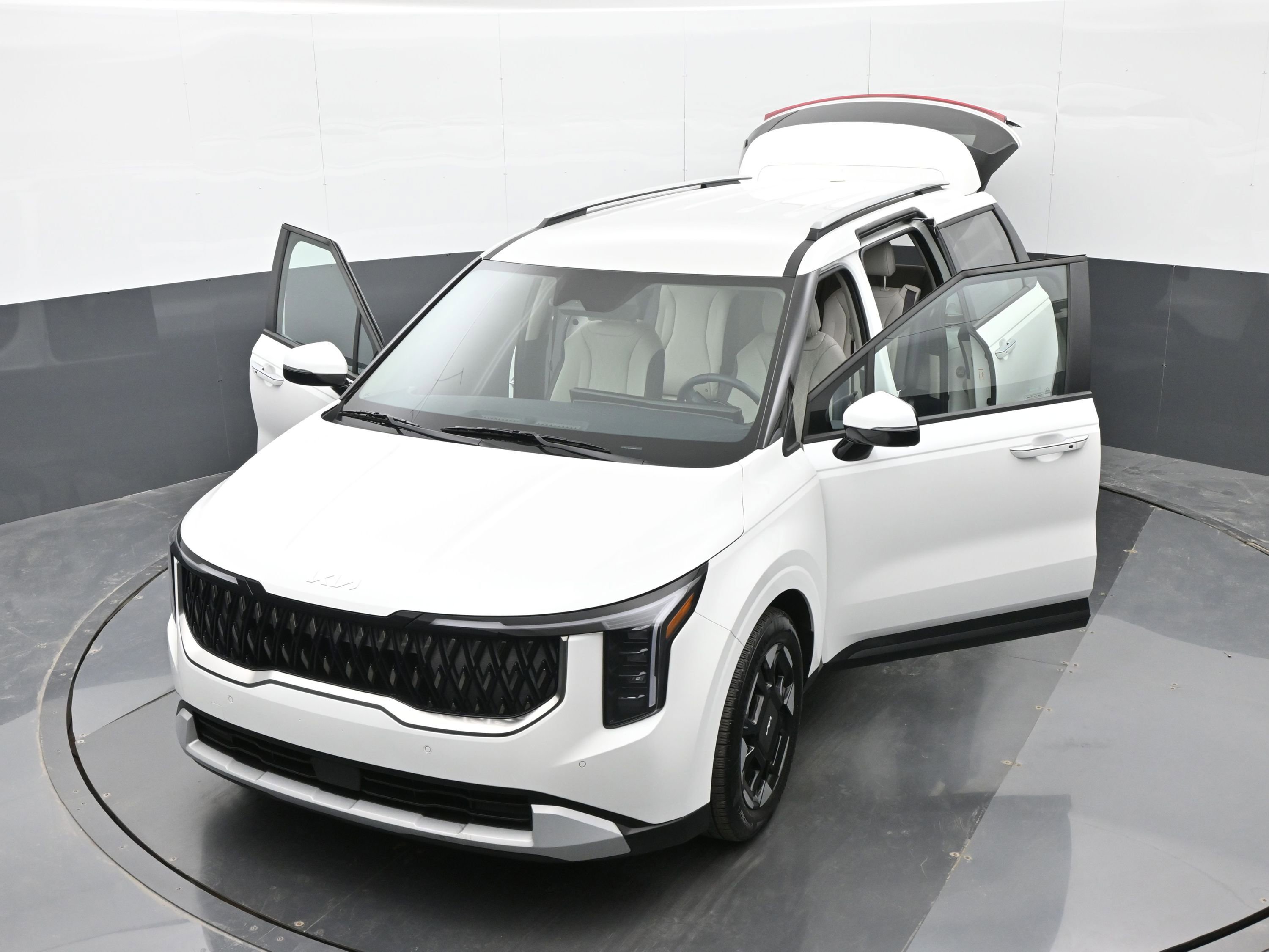 Used 2025 Kia Carnival EX image 34