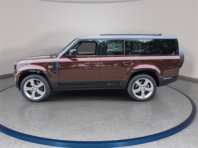 New 2025 Land Rover Defender 130 X-Dynamic SE image 2