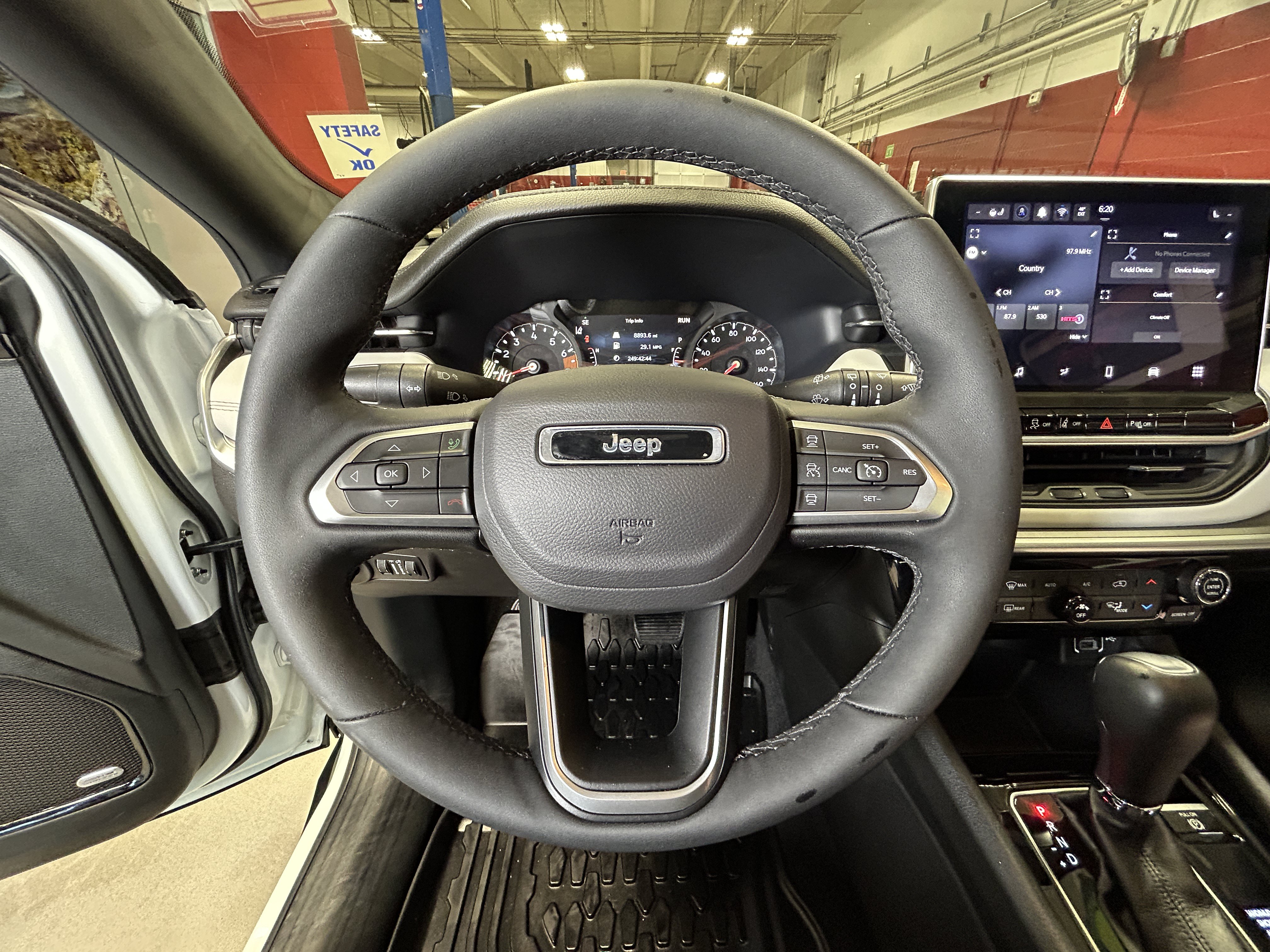 Certified 2025 Jeep Compass Limited w/ Sun & Sound Group AWD/4WD image 24