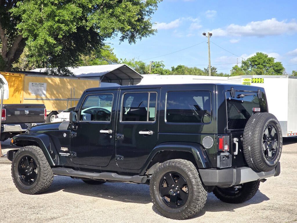 Used 2012 Jeep Wrangler Unlimited Sahara w/ Connectivity Group AWD/4WD image 5