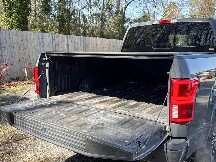 Used 2018 Ford F150 Lariat w/ Equipment Group 502A Luxury AWD/4WD image 10